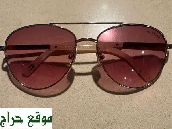 أناقتك الراقية: نظارات شمسية تومي هيلفيغر نسائية...