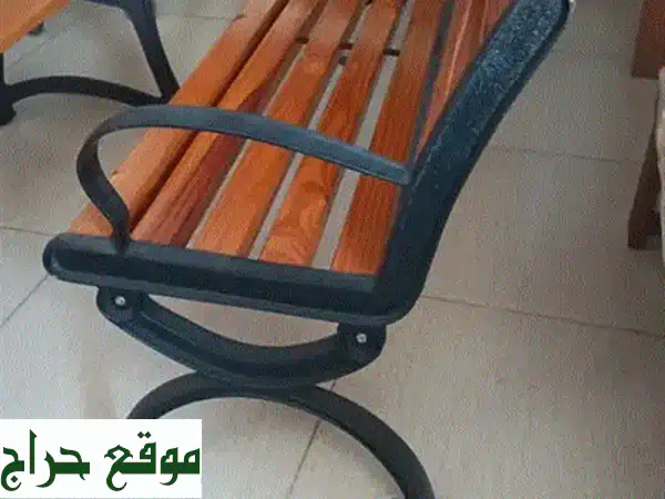 مقعد حديقة خشبي فاخر لـ 3 أشخاص: استرخاء وجمال يدوم...