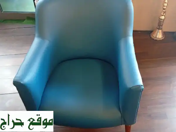 ارفع مستوى مطعمك/مقهىك: كراسي جلد فاخرة جديدة للبيع بسعر 700 درهم فقط!