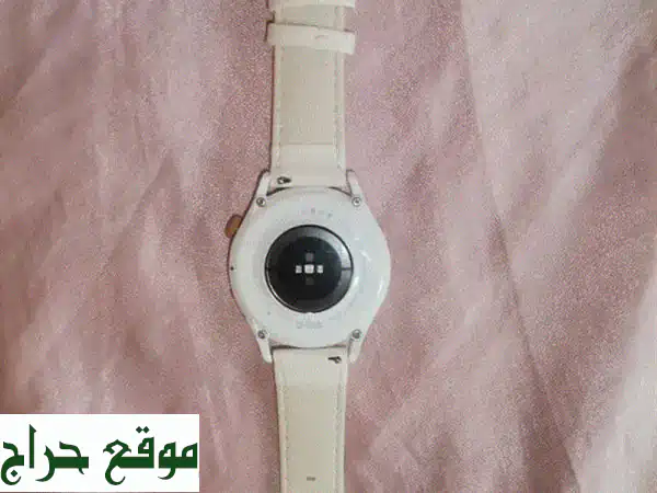 فرصة ذهبية في عجلون: ساعة هواوي GT5 Pro بيضاء مستعملة | فخامة ذكية بسعر 190!