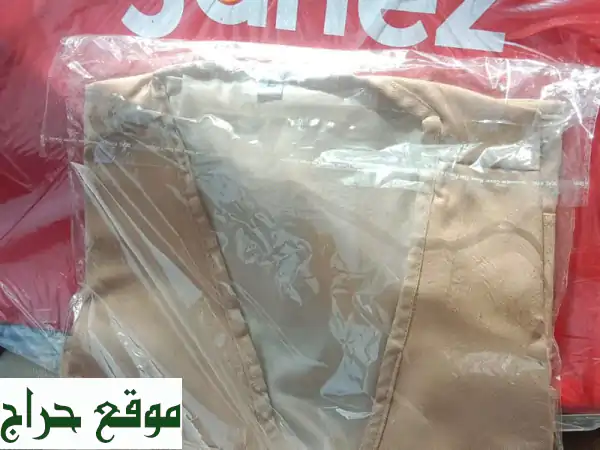 يوجد لدينا للبيع شنط جاهز وجكيت جاهز هدية مع الشنطه الرجاء التواصل واتساب للراغبين