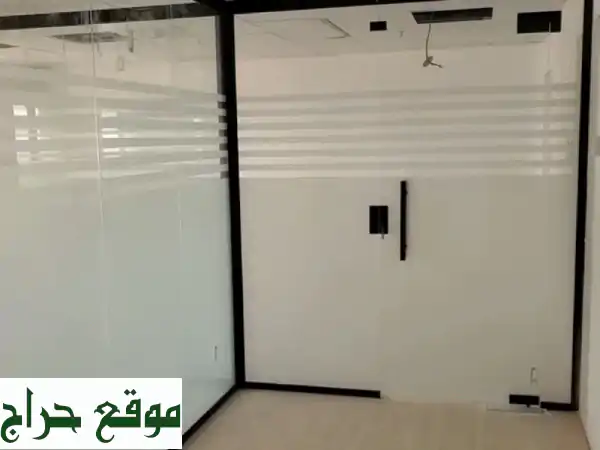 تألق وأمان لمساحاتك: زجاج سيكوريت الدمام - واجهات، أبواب، مرايا، شاورات | تصميم وتركيب وصيانة