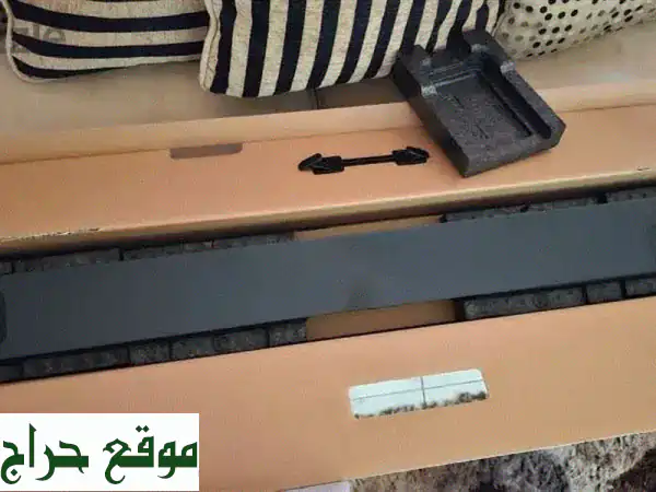 فرصة ذهبية: ساوند بار Bose 900 وصب ووفر Bose 700 بحالة ممتازة للبيع الفوري - تجربة صوت سينمائية منزلية!