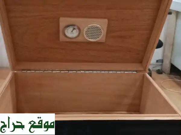 متوفر 100 صندوق أسود لميع فاخر (موديل 4025*15) | للتمور، الهدايا، السيجار | دبي