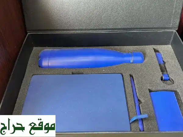 طقم هدايا مكتبي فاخر مخصص بشعارك - أبهِر...