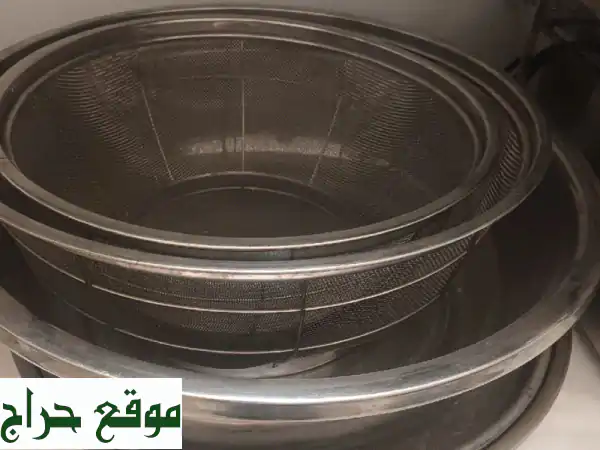 فرصة ذهبية بالطائف: معدات مطعم كاملة وجديدة كلياً للبيع (سكاكين، قلايات، سفنديش والمزيد)