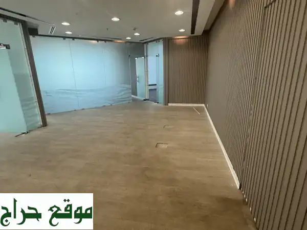 للإيجار: مكتب فاخر طابق كامل 305م+ القبلة | إطلالة بحرية و4 تراخيص