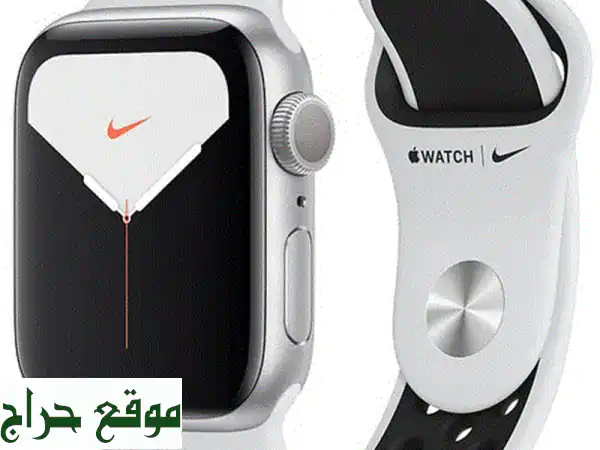 ساعة ابل للبيع nike 44 mm بجميع مستلزماتها العلبه والشاحن الأصلي 500 درهم