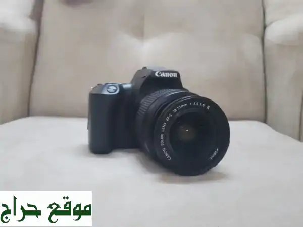 كاميرا كانون EOS 250D بحالة ممتازة - سعر مغرٍ!...