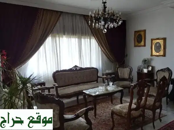 صالون فاخر Vintage: جلسة ملكية لعائلتك! 🛋️