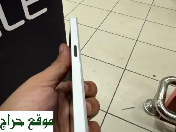 هاتف Nothing Phone (2) - 12GB RAM، 256GB - بحالة ممتازة! (كأنه جديد!)