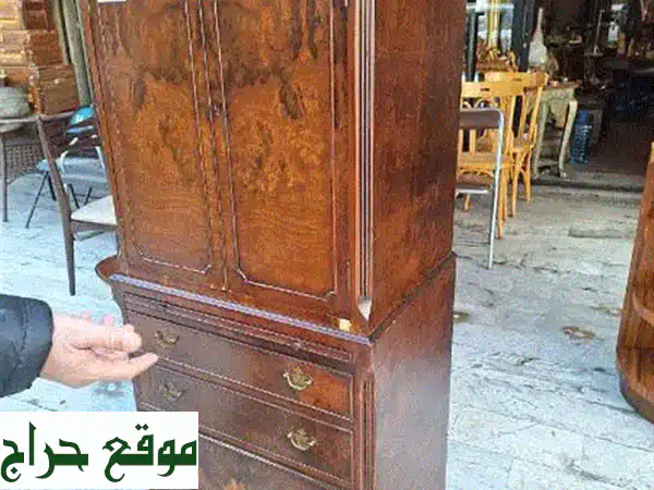 سكرتير إنجليزي عتيق فاخر - قطعة فريدة تُضفي سحراً...