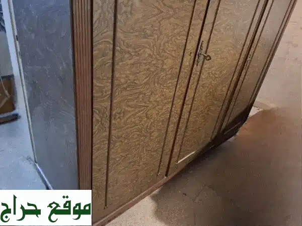 خزانة ملابس ٣ أبواب أنيقة وعملية - 180x55 سم