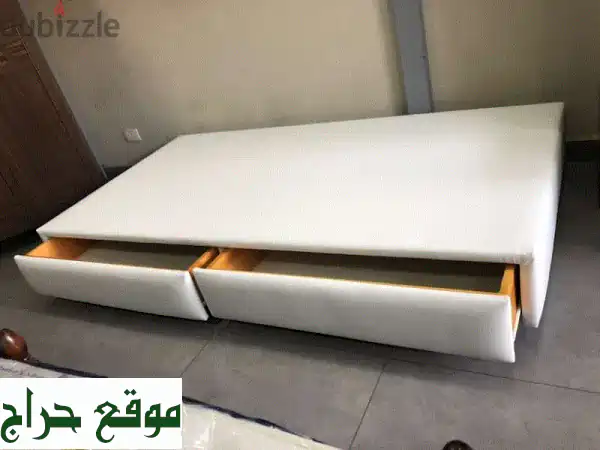 تخت مفرد منجد مع جوارير: راحة وأناقة بلمسة شخصية!