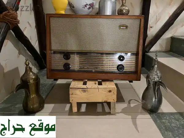 كنوز الماضي تتحدث إليك:  دهاوية خشبية، راديوهات...