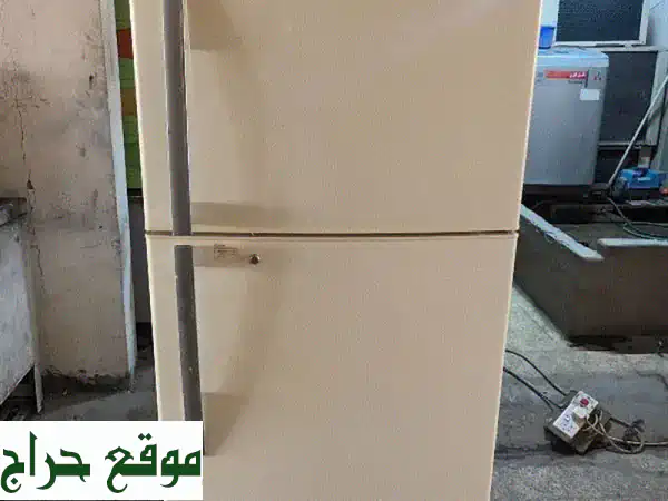 ثلاجة 2 طن + مكيف شباك 2 طن - بحالة ممتازة! عرض لا يُفوّت!