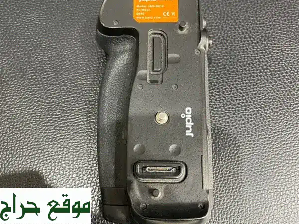 قبضة نيكون الاحترافية: تحكم مثالي لصورك الرائعة! 📸