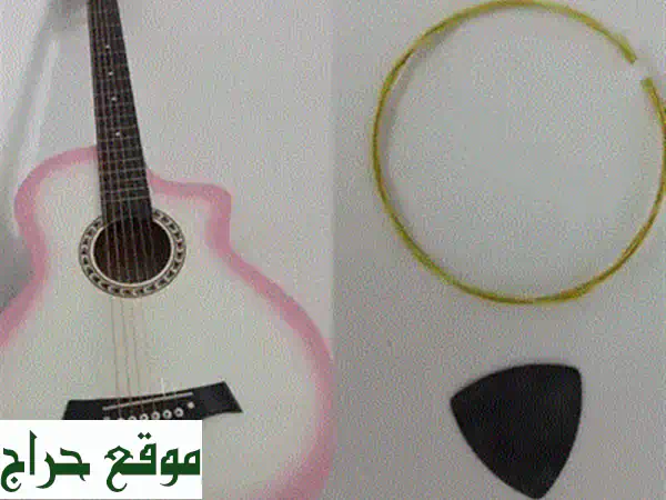 جيتار كلاسيكي فاخر 38 بوصة - جديد تمامًا! مع حقيبة!