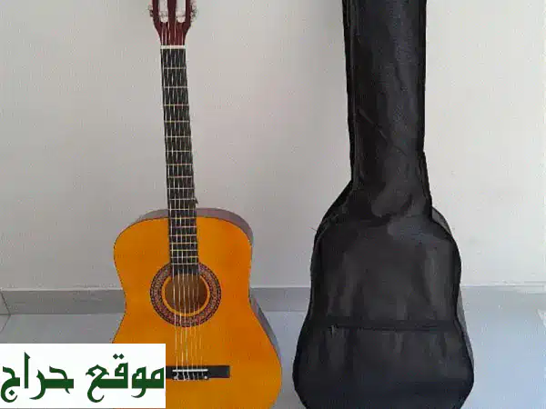 جيتار كلاسيكي فاخر 38 بوصة - جديد تمامًا! مع حقيبة!