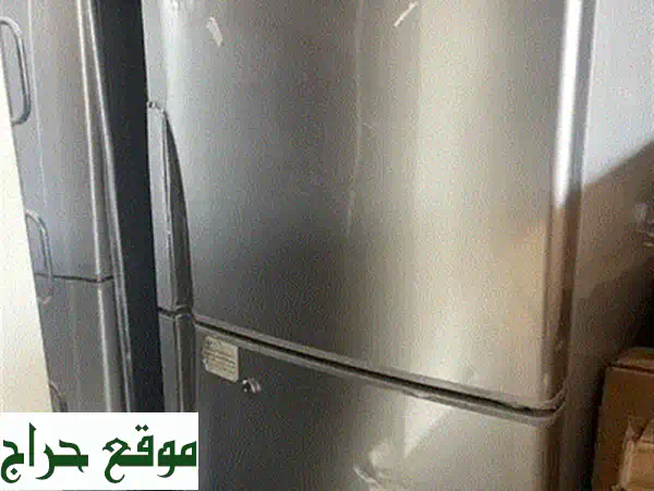 ثلاجة جامبو للبيع بسعر مغرٍ! (حالة ممتازة)