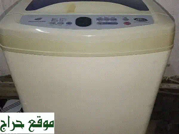 غسالة ملابس بحالة ممتازة! توصيل مجاني!