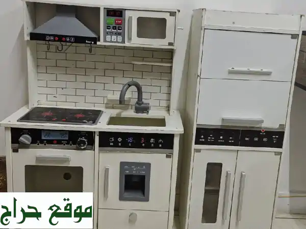 مطبخ خشبي للأطفال - لعب تعليمية ممتعة! (قطعتين، بحالة ممتازة)