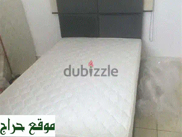 سريرين مفردين مع كمود أنيقين - عرض حصري! 300$ فقط!