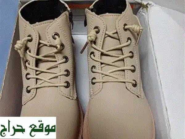 أحذية رياضية أطفال New Balance مقاس 22.5 - بحالة ممتازة!