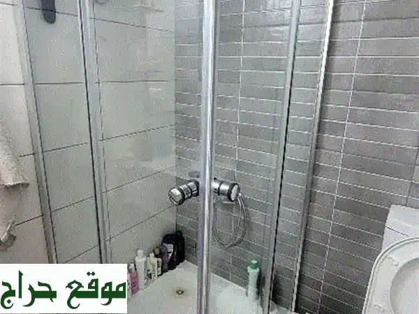باك دوش فاخر شبه جديد -  فرصة لا تُفوّت لتجديد حمامك!