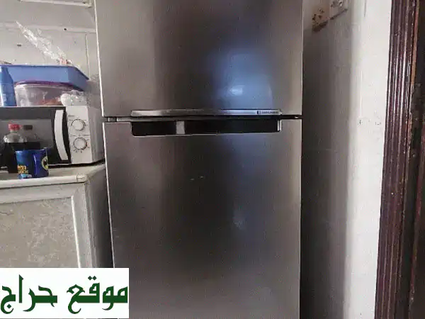 ثلاجة مستعملة بحالة ممتازة - 3 سنوات فقط! (فرصة رائعة)
