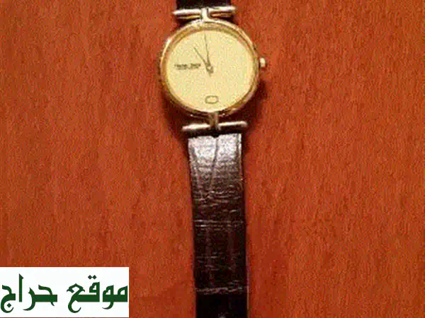 ساعة شارل ديغول كريستال مطلية بالذهب عيار 24 قيراط...