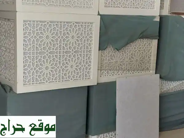 ٢٠ طاولة خشب أبيض فاخرة - مثالية لحفلات الزفاف والبوفيهات! (الشارقة الصناعية الثانية)