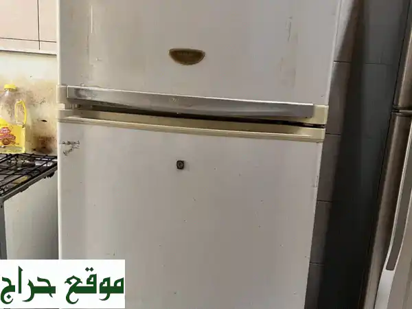 ثلاجة شارب بحالة ممتازة - فرصة لا تُفوّت!