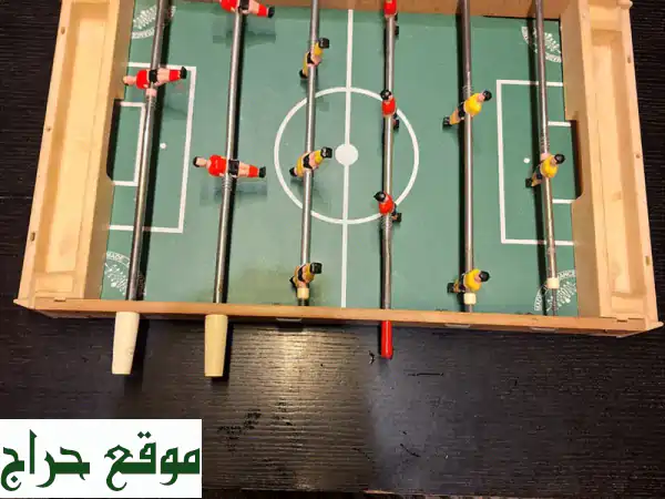 طاولة كرة قدم مصغرة -  للحماس العائلي!  حالة ممتازة!