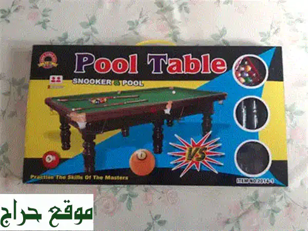 طاولة كرة قدم مصغرة -  للحماس العائلي!  حالة ممتازة!