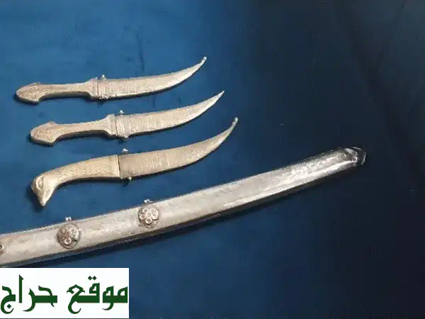 سيف دمشقي أصيل وخناجر نحاسية يدوية - من المالك مباشرة في عجمان