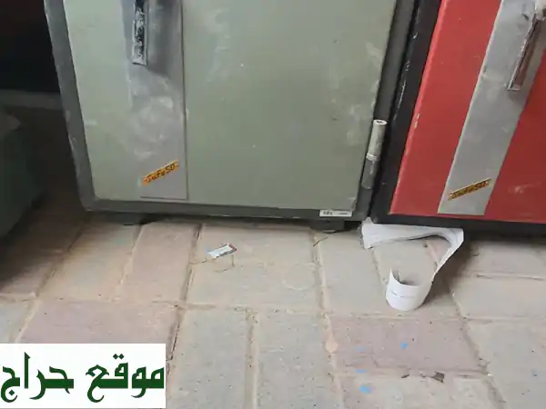 حماية أموالك وذكرياتك الثمينة: خزائن أمان متينة مع كاميرات مراقبة!