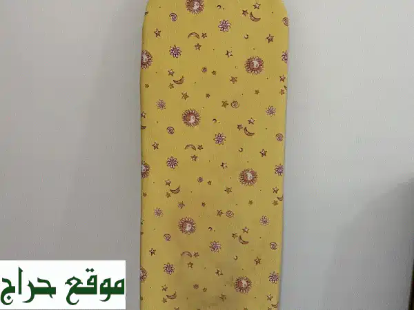 طاولة كي ملابس مستعملة بحالة جيدة - فرصة رائعة!