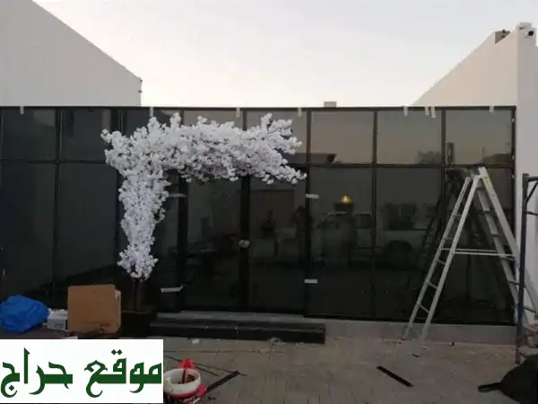 المتميز لأعمال الألمنيوم والزجاج: أبواب، نوافذ، مطابخ، واستركشر – جودة عالية وأسعار مميزة!