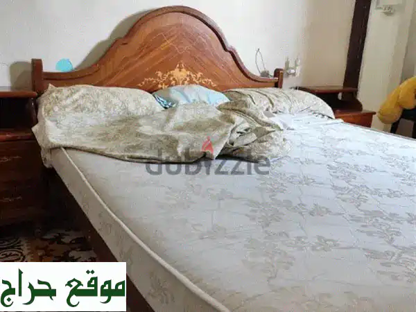 طقم نوم فاخر مستعمل كجديد! سرير + طاولتين جانبيتين