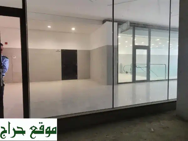 مكاتب ومعارض تجارية فاخرة للإيجار في منطقة الضجيج...