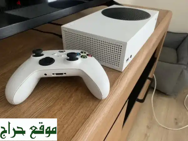 Xbox Series S بحالة ممتازة + يد تحكم - فرصة لا تُفوّت!