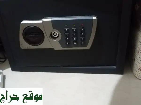 خزنة متوسطة الحجم للبيع في أبوظبي - 150 درهم فقط!