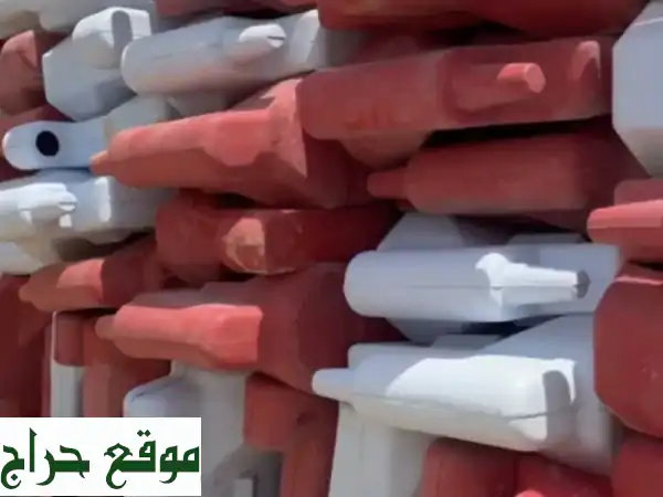 حواجز بلاستيكية مستعملة - كالجديدة! (أقل من شهر استخدام)