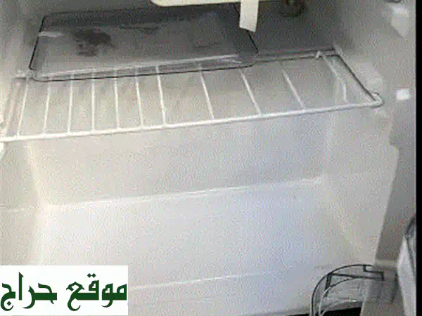 براد صغير أنيق 45 لتر - مثالي للمساحات الضيقة! 🖤