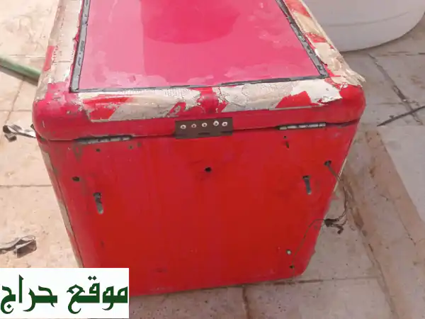 صندوق دليفري بحالة ممتازة - سهل الاستخدام وعملية الشحن!