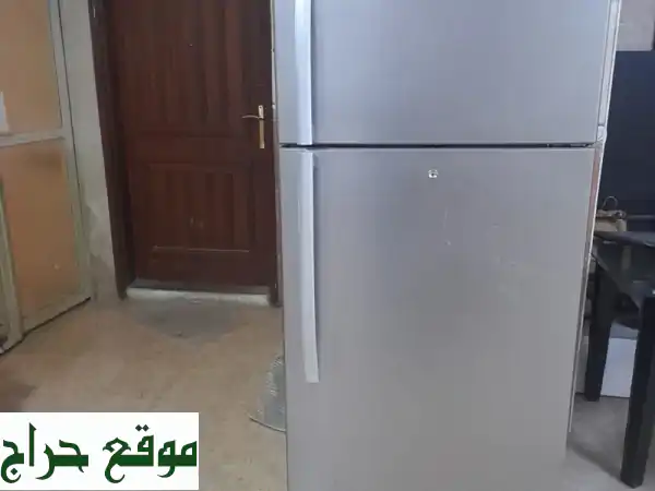 ثلاجة ونسا 16 قدم للبيع في المهبولة قطعة 1 شارع 10 عمارة 230