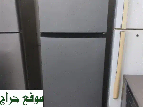 ثلاجة هيسنس متوسطة الحجم - بحالة ممتازة! ضمان 15...