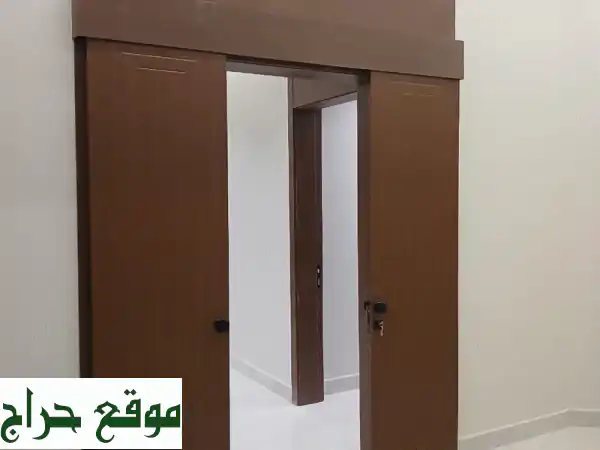 أبواب WPC: متانة لا تُقاوَم، ضمان 10 سنوات! 🚪