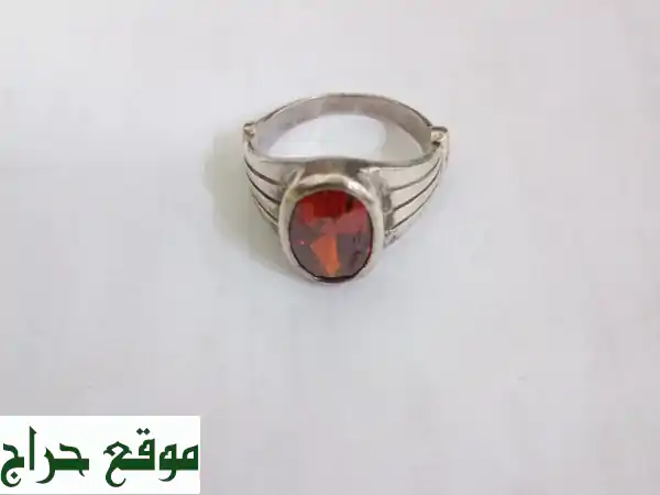 خاتم فضة 925 فاخر: أناقة لا تُقاوم بـ 300 درهم فقط!